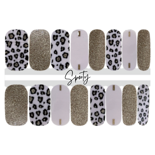 From daytime to a night out these golden junglecat nail wraps are sure to catch many compliments.  Up your nail game with these sassy, classy nails. 